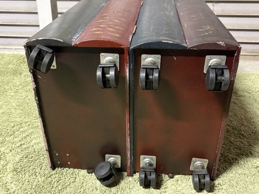 ☆ブック型収納庫 本 インテリアに最適　幅40.5cm 奥44.5cm 高65cm