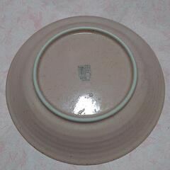 《値下げ交渉可》新品　オシャレな花柄のお皿🌺　直径約19.5㎝の画像