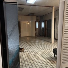 現地引き取り限定　無料　等身大の鏡です