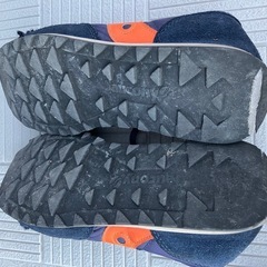 SAUCONYの靴の画像