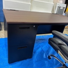 事務用デスクと椅子のセット　美品！　　の画像
