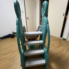 滑り台の画像
