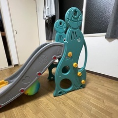 滑り台の画像