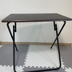 折りたたみテーブル　ダークブラウンの画像