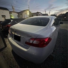 日産　FUGA ハイブリッドの画像
