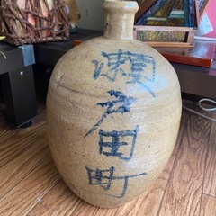 骨董品 昔の壺の画像
