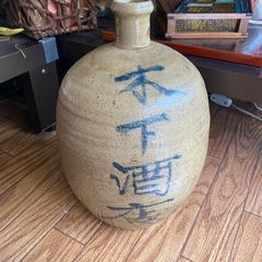 骨董品 昔の壺の画像