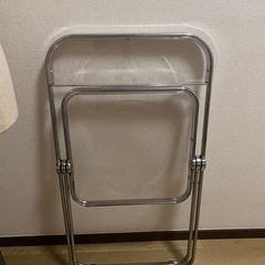 クリアパイプ椅子の画像