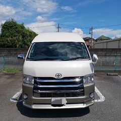 ハイエースコミューター10人乗り