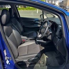 ホンダ フィットハイブリッド　ブルー　平成27年　75000km  埼玉県の画像