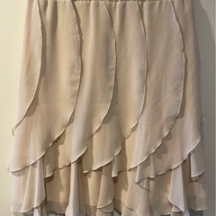 【ニコル】ベージュ フリルスカート Mサイズの画像