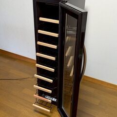 ワインセラー18本☆deviceSTYLE【型番：CF-P18W】2020年製 電子冷蔵庫 ペアガラス/ペルチェ式 定価59,800円【２万円以上の購入で送料無料＆同時購入OK】熊本限定の画像