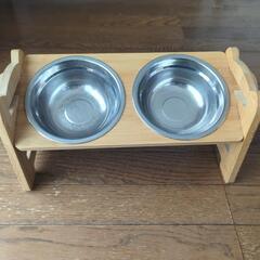 犬、猫　高さ調整可能なフードスタンドの画像