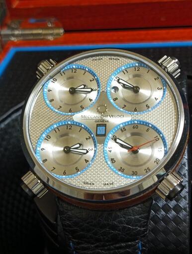 世界限定50個220万。MECCANICHE VELOCI クアトロヴァルヴァレ　自動巻き　腕時計