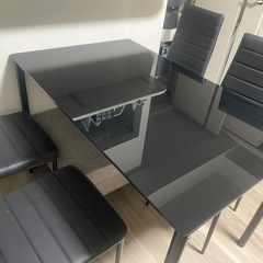 ダイニングテーブル4人掛けの画像