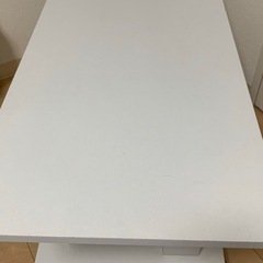 引き取りのみ　テレビの台座用に使用していた、キャスター付きテーブルの画像