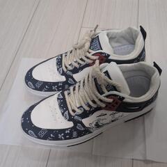 お洒落スニーカー25cm無料です