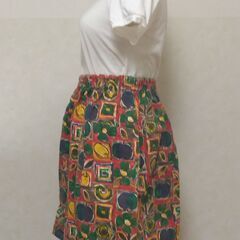 ハーフパンツ　短パン　赤×果物・花の画像
