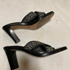 ♦️超美品♦️COACH シグネチャーサンダルの画像