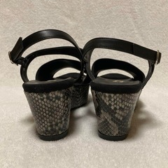 ⭕️新品未使用⭕️DIANAウェッジソールサンダルの画像