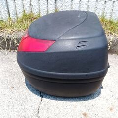 GIVI バイク リアボックス 箱  トップケース ベース 金具付きで直ぐ使えますの画像