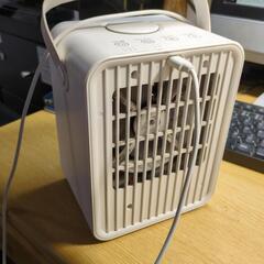 卓上扇風機　現在使用中　ＵV除菌　ミスト　タイマー　横１４センチ　奥行き１１センチ高さ18センチの画像