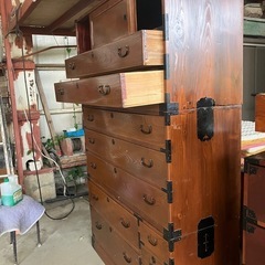 【引き取り限定】和ダンス　前けやき　中杉板
の画像