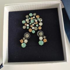 ピアス＆ブローチセット　新品の画像
