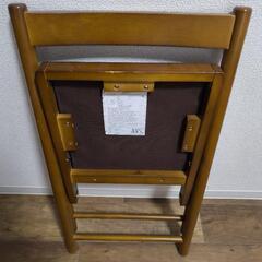 折り畳み椅子の画像