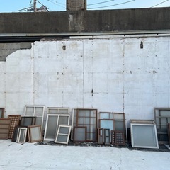昭和レトロな建具、ガラスの画像