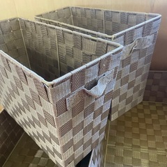 070801収納ボックス1点300円の画像