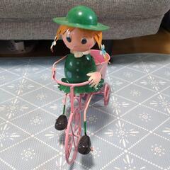 ブリキの花入れの画像