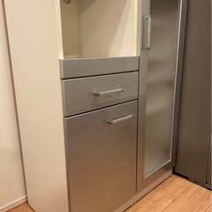 食器棚の画像