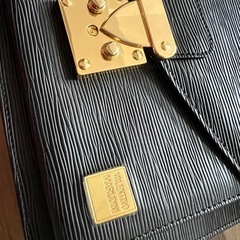 クラッチバッグ VALENTINO MARUDINI ストラップ セカンドバッグの画像