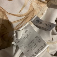 極美品 スカーラ SUKALA ボタニカル柄プリント レギンス M リーフ柄の画像