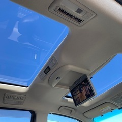サンルーフ★フリップダウンモニター★革調シートカバー★寒冷地仕様★HKS車高調サスペンション★両側電動パワースライドドア★Bluetoothの画像
