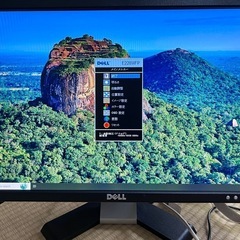 Dell E228WFPc 22インチモニター&キーボードの画像