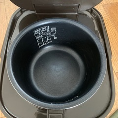 取引済み　
アイリスオーヤマ 3合炊き炊飯器の画像