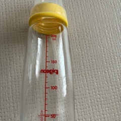 ピジョン　ガラス哺乳瓶200mlと予備キャップセットの画像