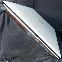 188【美品 2023年製】LIFEBOOK 第5世代Ryzen7 16GBの画像