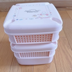 3段式弁当箱　持ち手付き。の画像