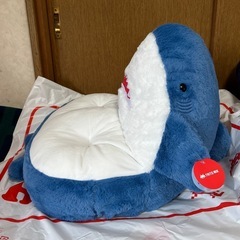 ふわふわサメさんおすわりクッション