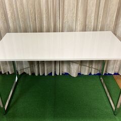 事務用  ホワイト デスク 幅 1200mm × 奥行 600mm × 高さ 700mm（分解可能）中古 // 学習机 パソコンデスク の画像