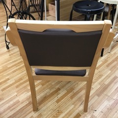 ニトリ 木製チェア  アームチェア　カトレアの画像