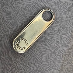 VUITTONチャームの画像