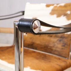Cassina(カッシーナ)で取り扱われているLC1 スリングチェア/仔牛毛皮です。装飾を排し、機能性を追及したル・コルビュジェがデザインした名作椅子。モダンなデザインは洗練された空間に♪の画像