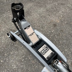 大自工業　Meltec  メルテック　油圧2tフロアージャッキ　FJ-01  タイヤ交換　揚幅135〜345㎜　最大耐荷重2000kg  中古　①の画像