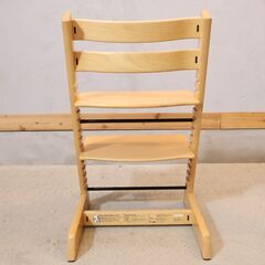 STOKKE(ストッケ)のロングセラーキッズチェアー"TRIPP TRAPP" ナチュラルです！大人から幼児まで末永くお使い頂ける人間工学に基づいた椅子がトリップトラップです！！の画像