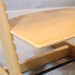 STOKKE(ストッケ)のロングセラーキッズチェアー"TRIPP TRAPP" ナチュラルです！大人から幼児まで末永くお使い頂ける人間工学に基づいた椅子がトリップトラップです！！の画像