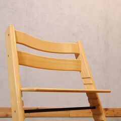 STOKKE(ストッケ)のロングセラーキッズチェアー"TRIPP TRAPP" ナチュラルです！大人から幼児まで末永くお使い頂ける人間工学に基づいた椅子がトリップトラップです！！の画像